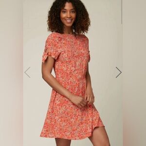 NWT O”Neill Luciana Tie Sleeve Mini Dress